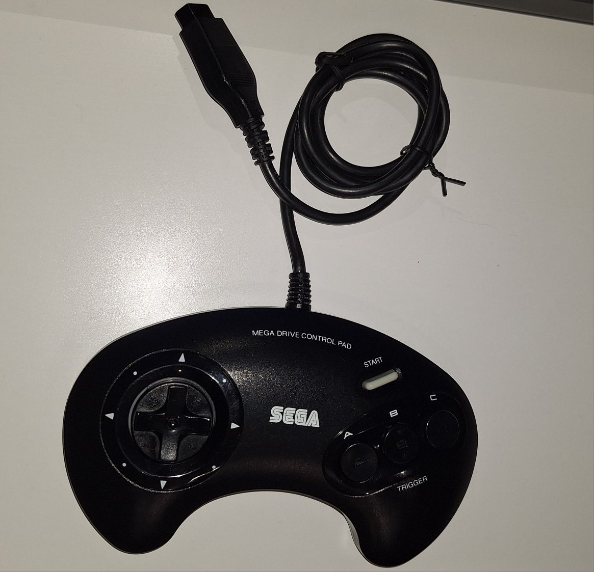 Comando Sega Mega Drive
Emito bom estado. Todos os botões