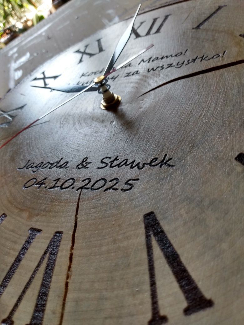 Zegar plaster drewna grawerowany personalizacja