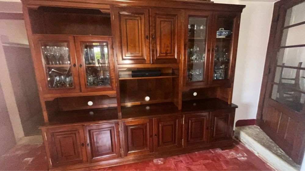 Movel bar sala de jantar sem marcas de uso