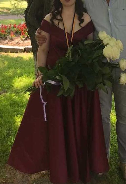 Сукня на випускний