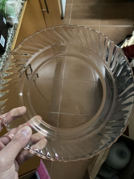 Conjunto de pratos e chávenas como novo