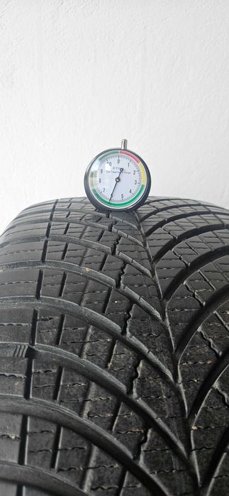 Opony wielosezonowe Goodyear Vector 4Seasons  235/55 R19