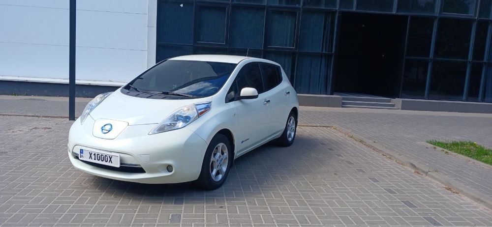 Продам Nissan Leaf 42кВт.300км запас ходу