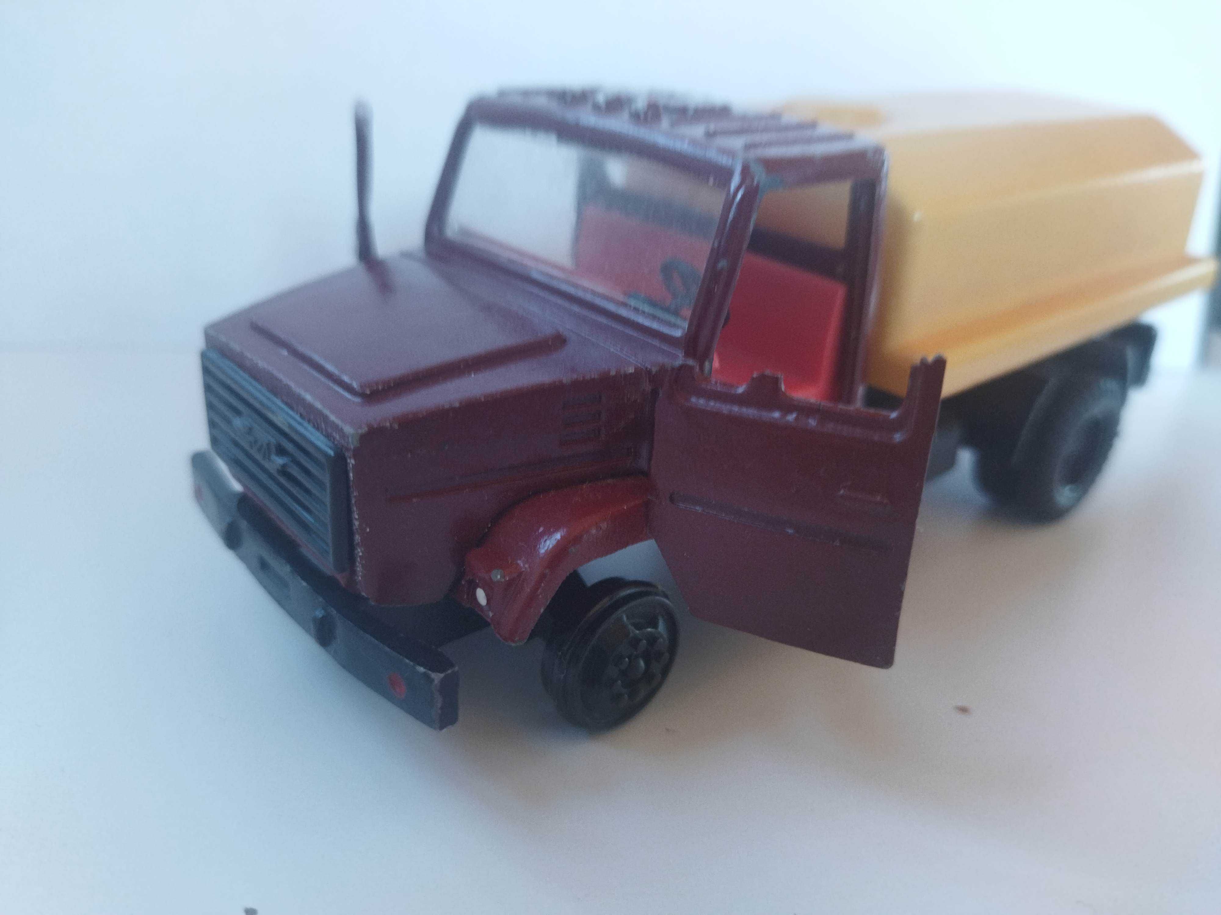 ZIL 4331 skala 1:43 ZSRR