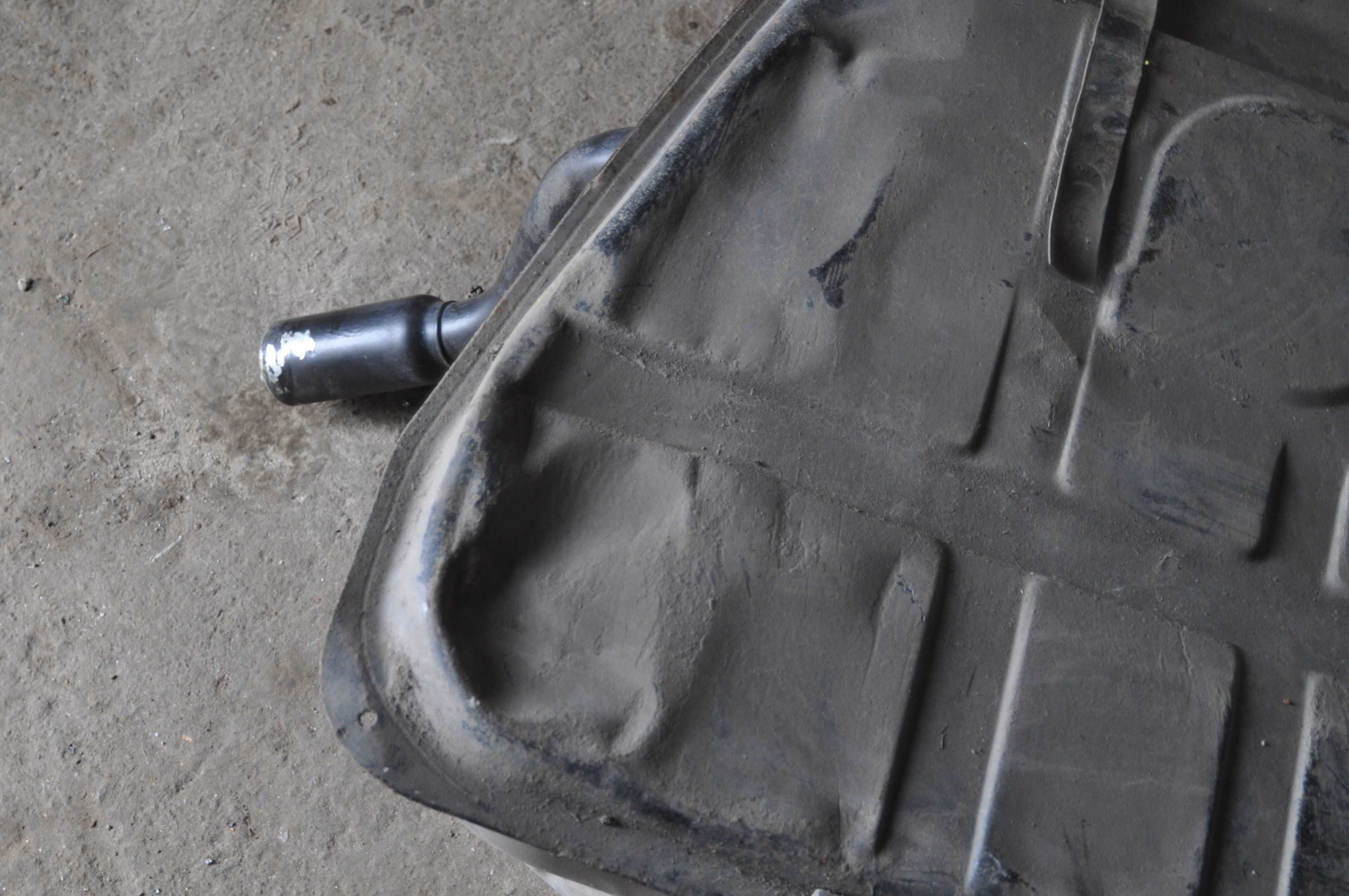 BMW E32 бак топливный