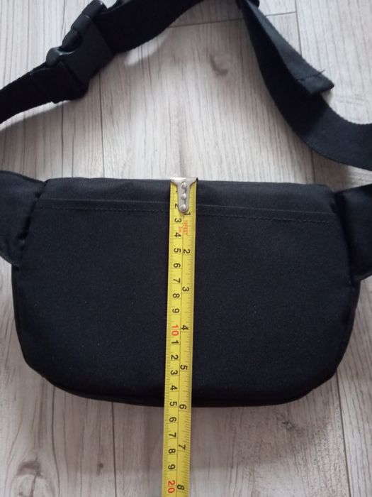 Продам сумку на пояс Ellesse