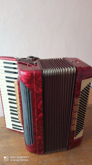 Продам  акордеон