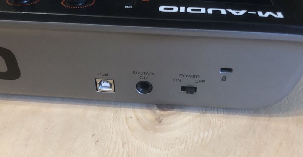 Продам midi-клавиатуру, контроллер M-Audio Oxygen 25 mk lV.