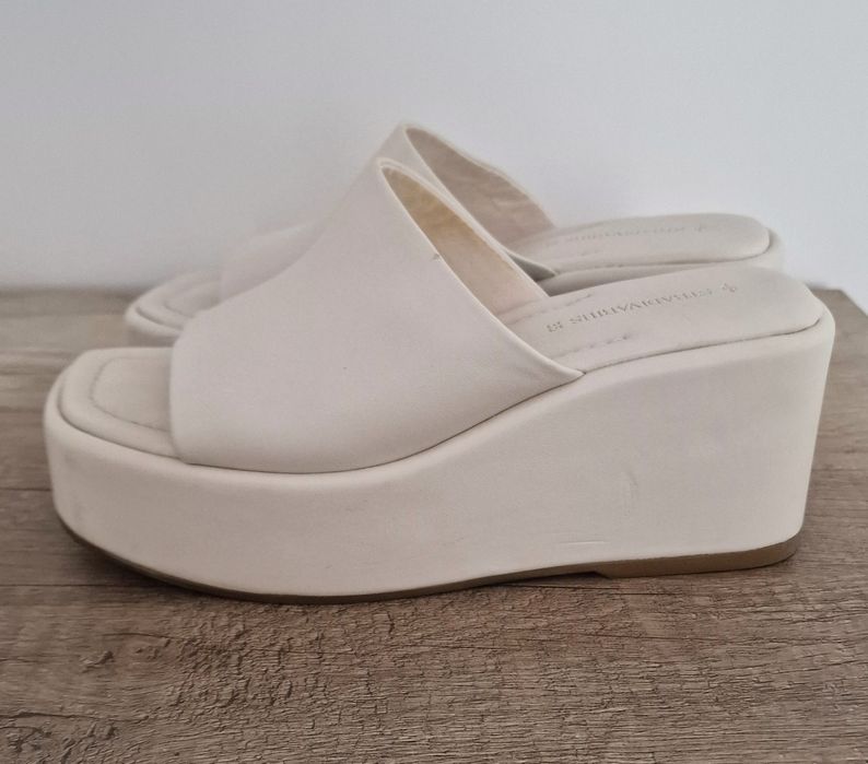 Klapki na platformle"Stradivarius".