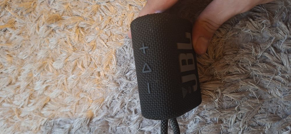 Coluna JBL go3  LER DESCRI