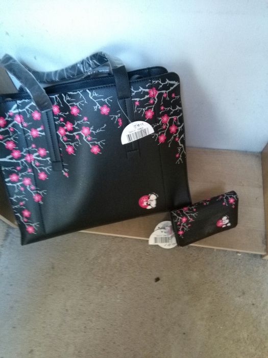 Mala e Carteira Preta/ Rosa e Mala Azul , Preta Pull e Bear  NOVAS