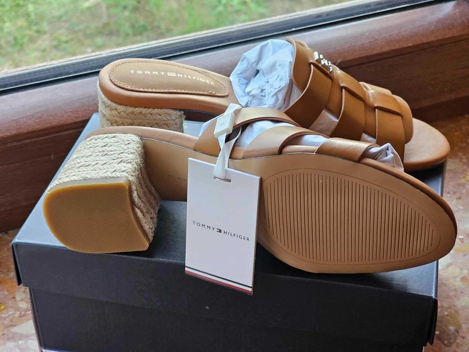 Eleganckie sandały TOMMY HILFIGER klapki skóra naturalna 38 DB814 NOWE