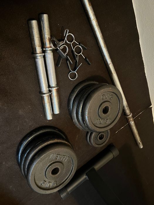 Conjunto musculação 1 barra + 2 barras halteres + 8 discos 5 kg