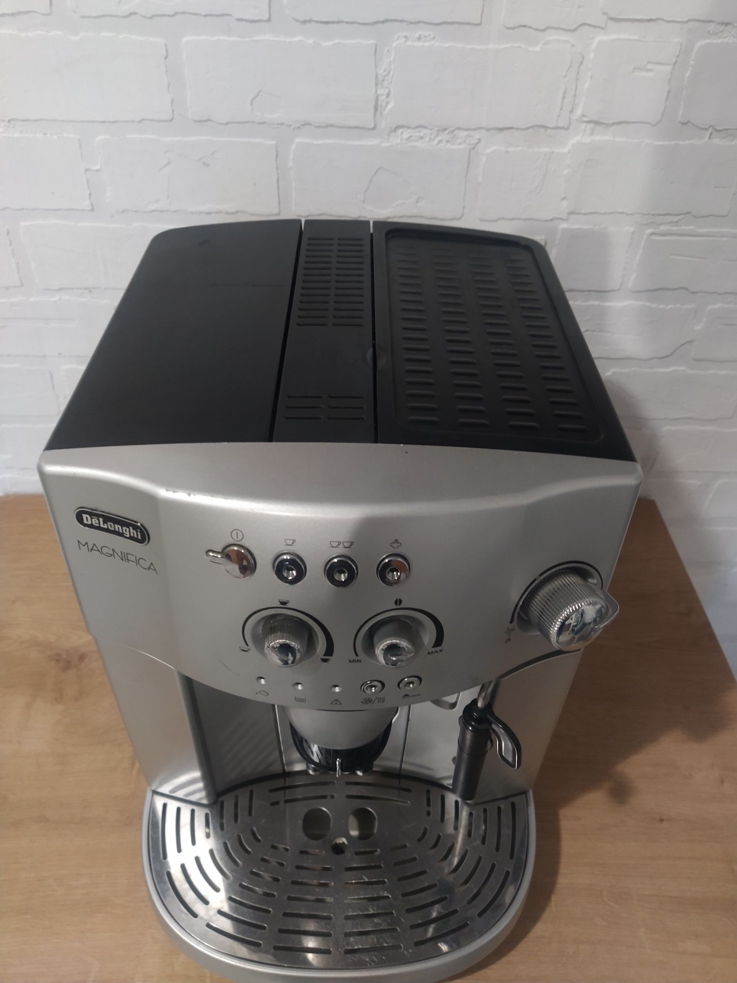 Кофемашина Delonghi magnifica 4000, гарантия, после ТО