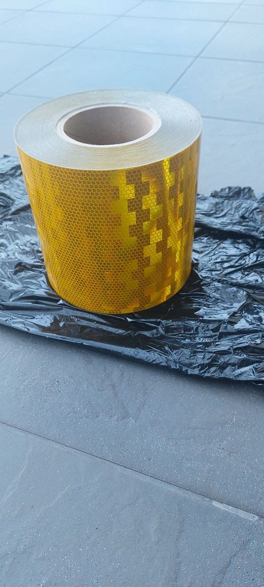 Taśma odblaskowa samoprzylepna żółta 15 cm