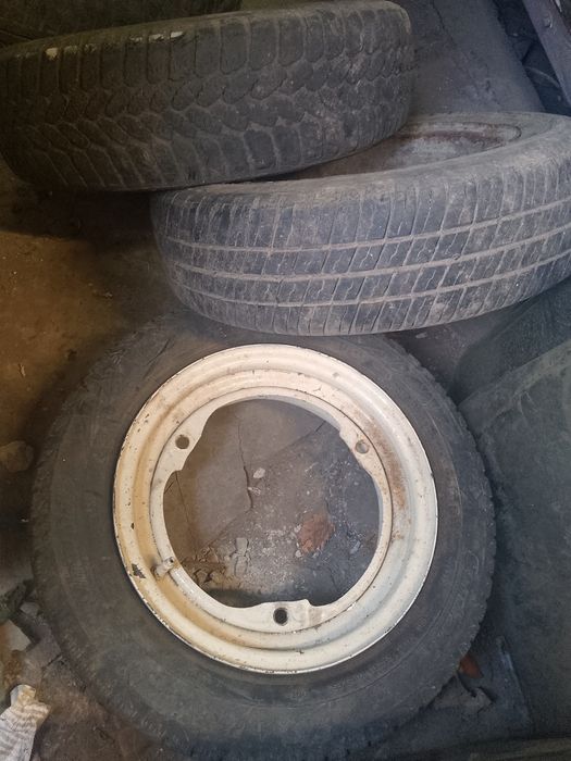 Продам диски на Таврию цена за 3 колеса
