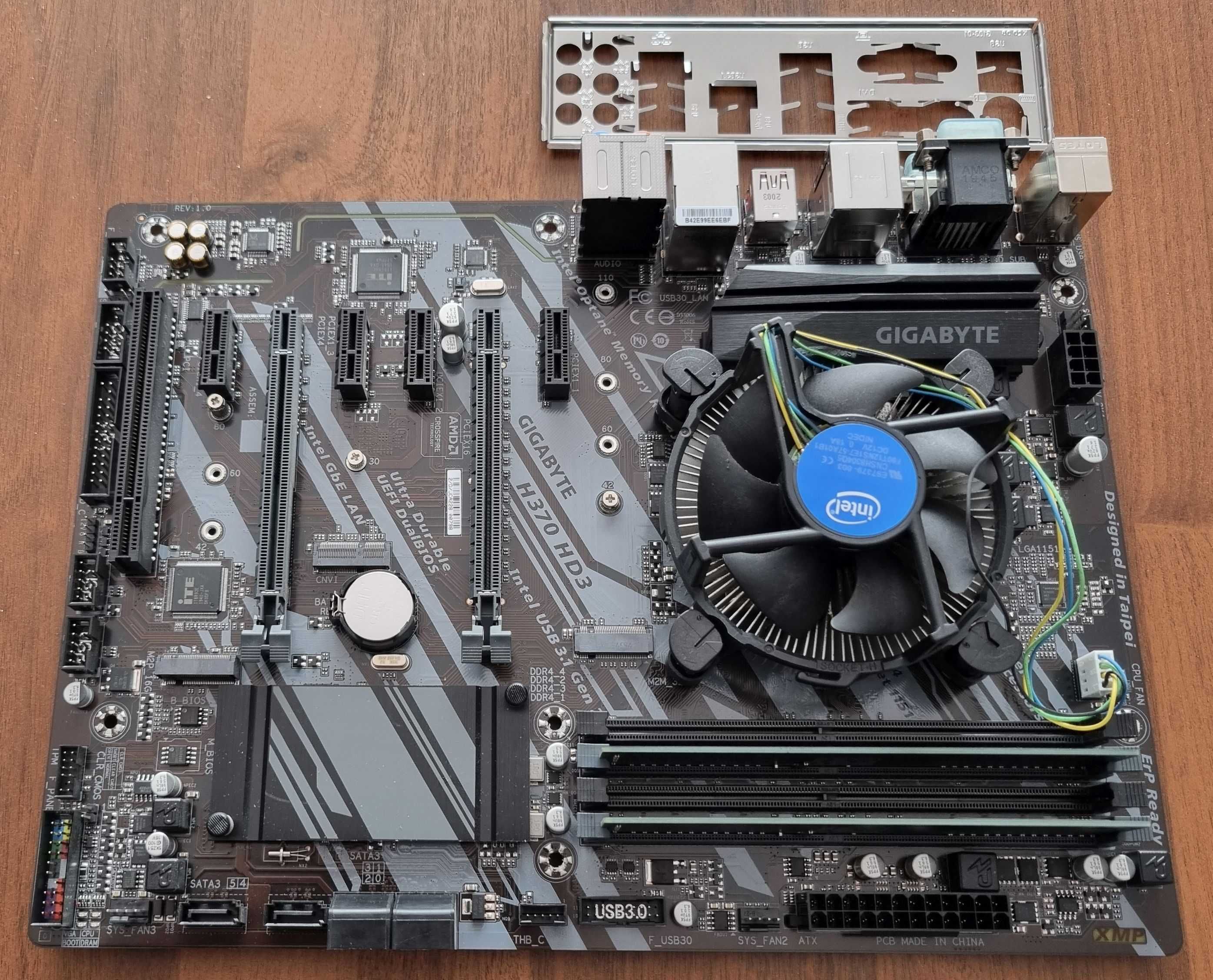Gigabyte H370 HD3 + CPU i5-8500 + 16GB RAM DDR4
