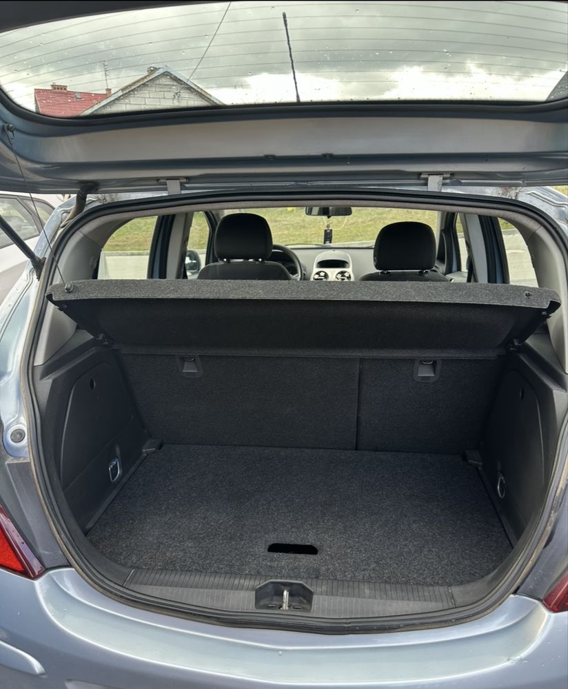 Opel corsa D 2007 rocznik