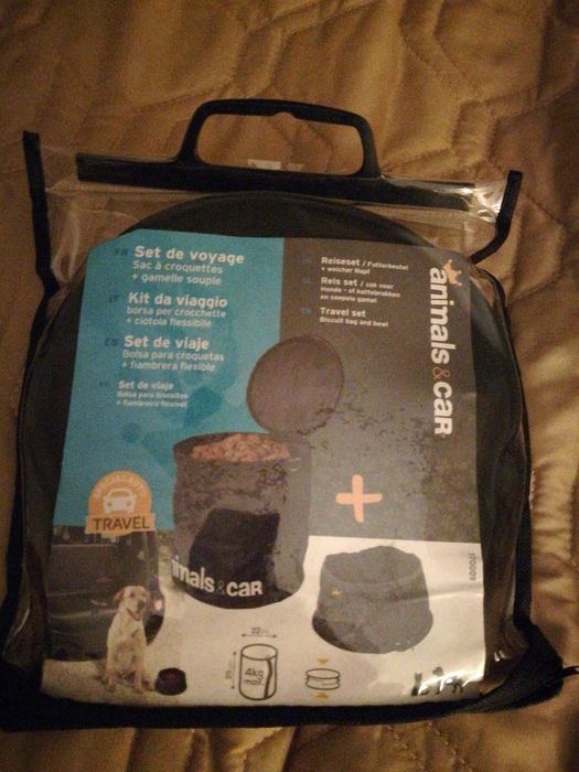 Casa c/pernas p/gatos, IKEA. Kit viagem p/ animais. NOVOS