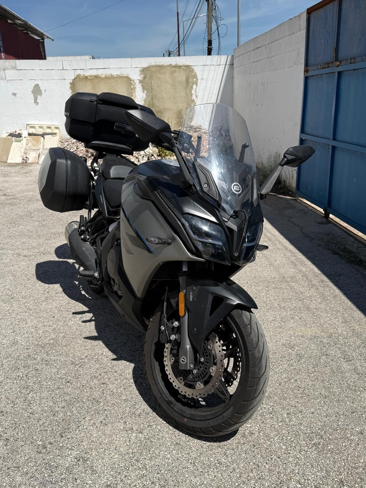 CFMOTO 650GT NOVA - Com 3 malas SHAD