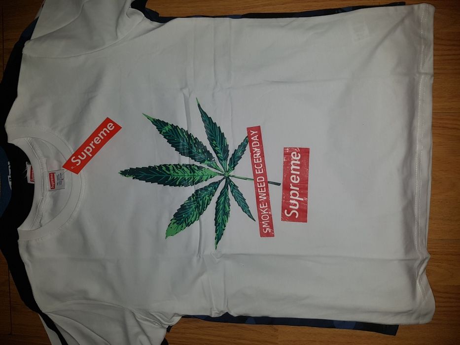 T-shirt supreme new york