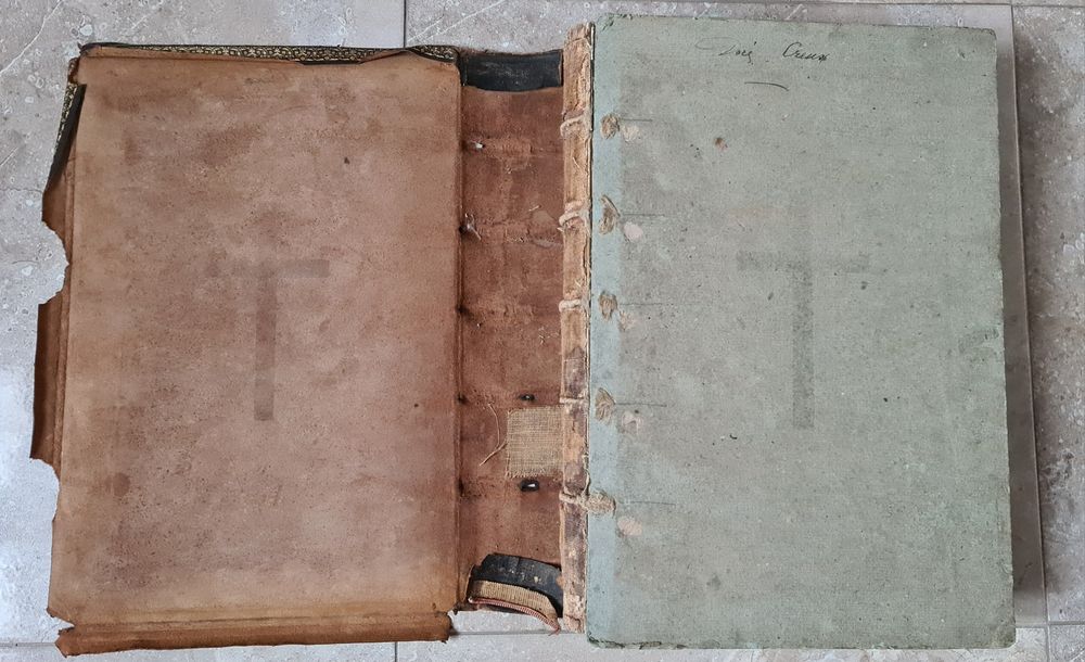 Missale Romanum de 1878 – Edição de Luxo rara com detalhes dourados