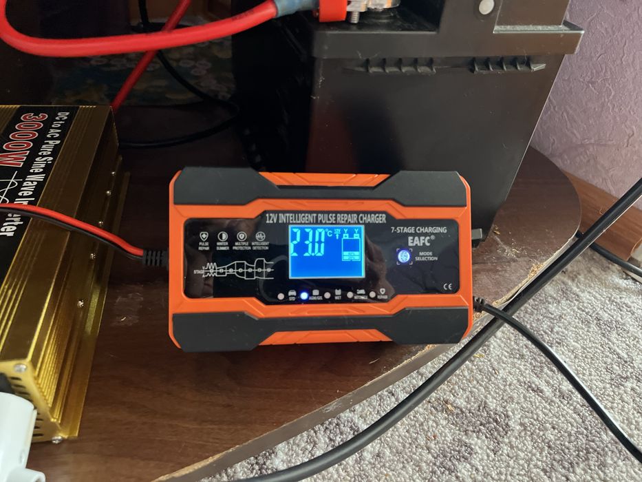 Розумний зарядний пристрій 12v/12A