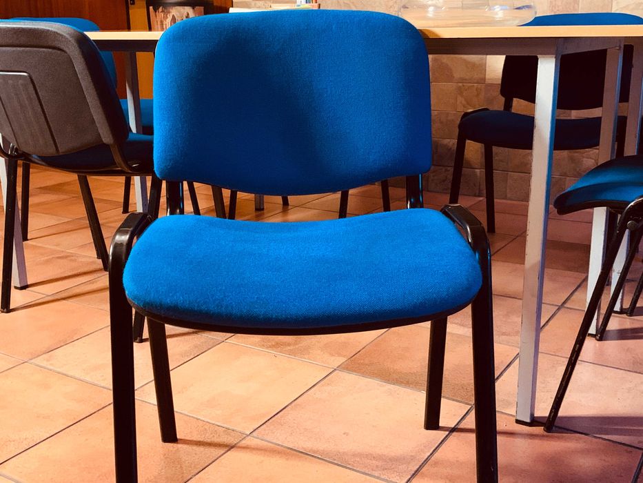 Mobiliário Sala de Estudo (Mesas, Cadeiras e Candeeiros de Iluminação)