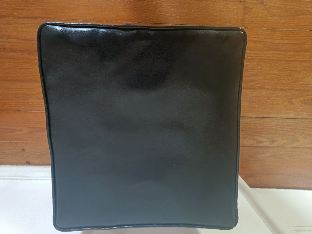 Repousa pés antigo para restauro