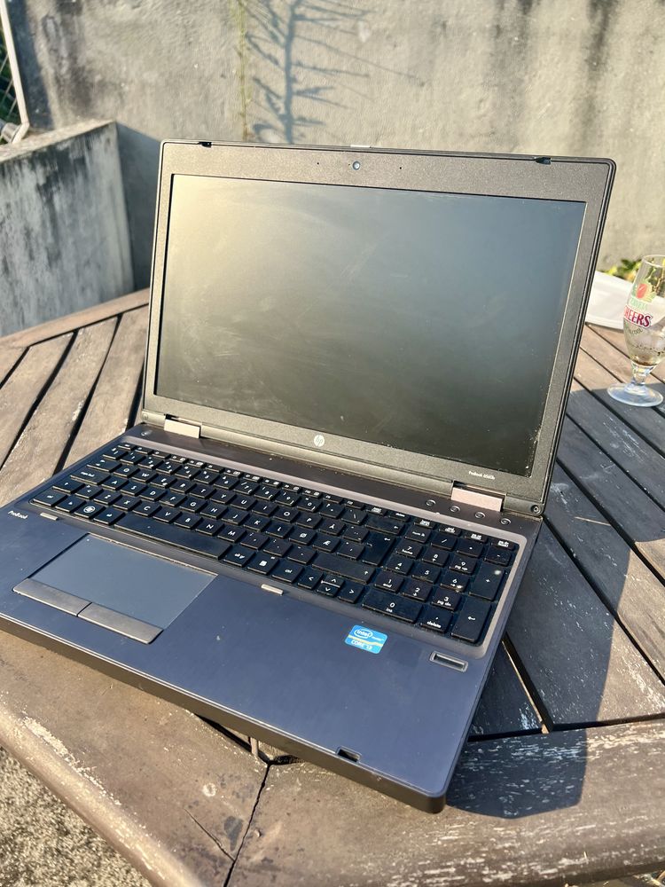 Portatil i3, 6 gb de ram, placa de video integrada, ssd 240 gb