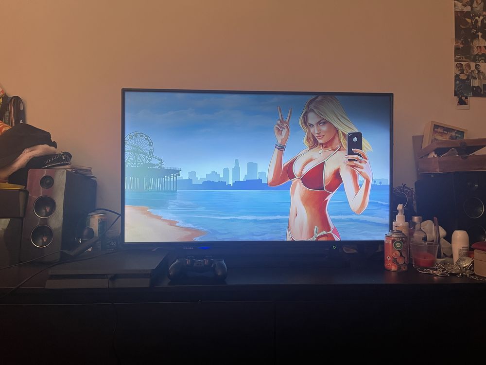 Playstation 4 slim 500gb  + gta v estimada