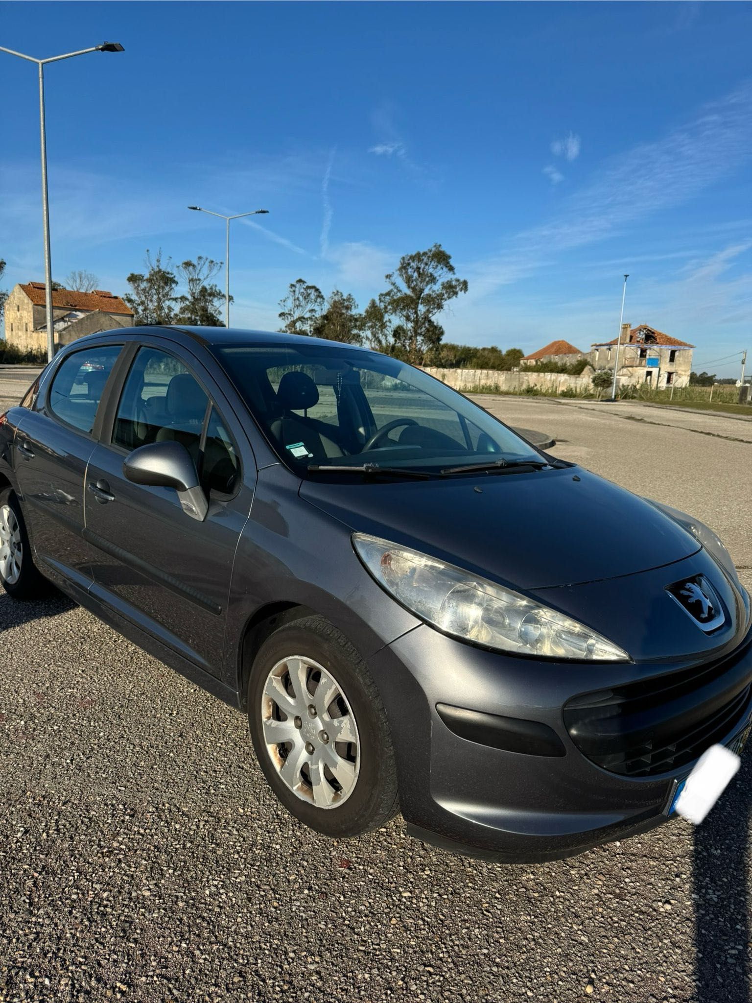Peugeot 207 cinza
