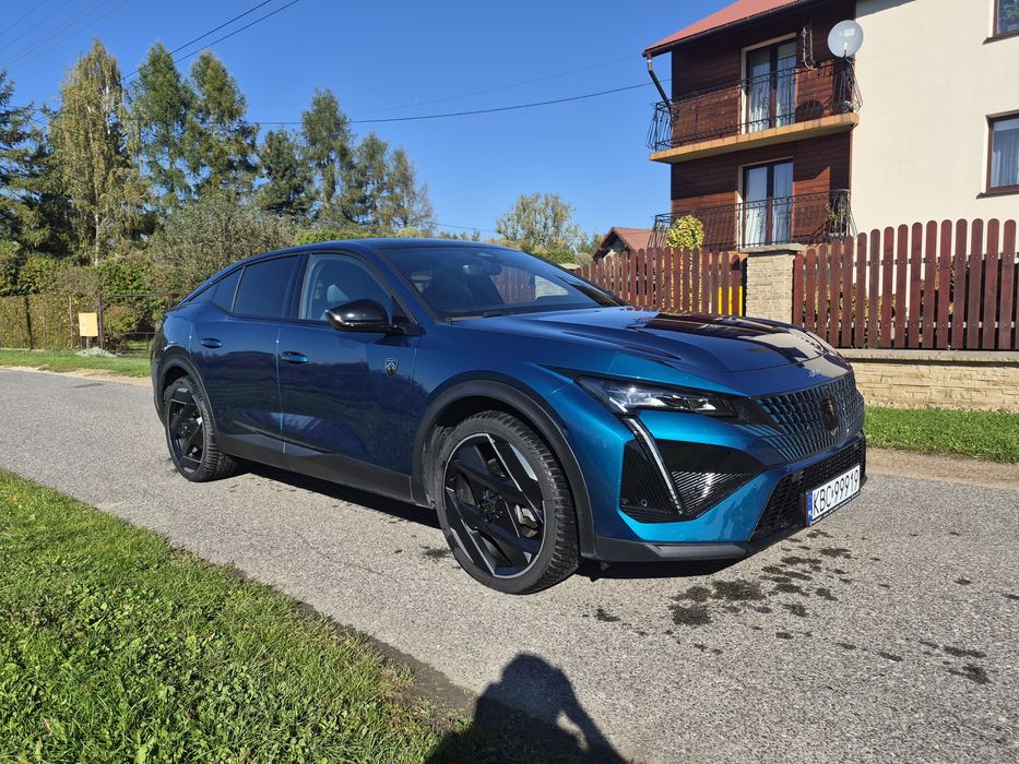 Peugeot 408 plug-in  gt line 2023r 23 000km salon polska