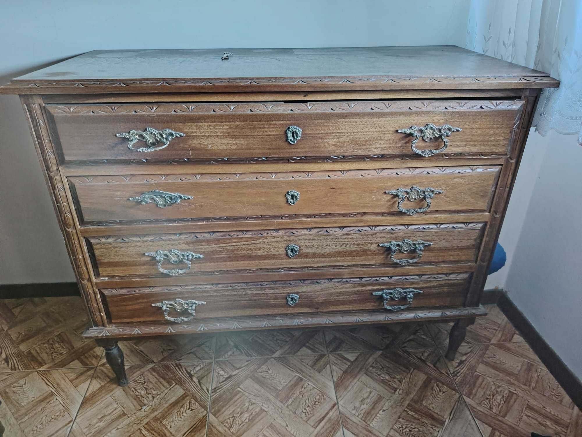 Quarto de casal em madeira maciça, vintage, para restauro.