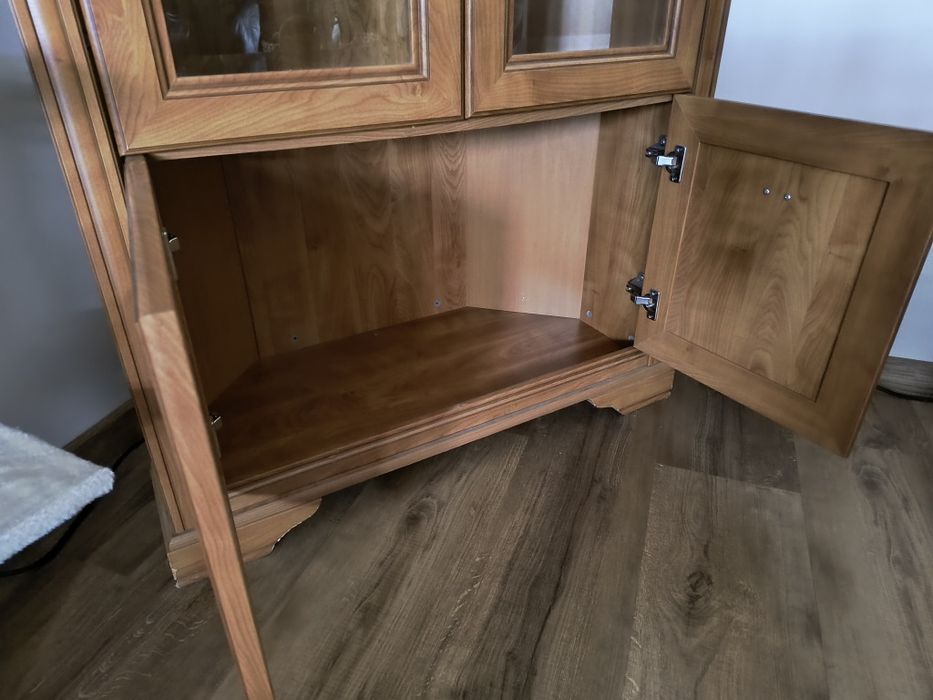 Szafa narożna witryna szklana