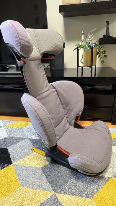 Cadeira Auto Maxi-Cosi RodiFix – Muito Bom Estado