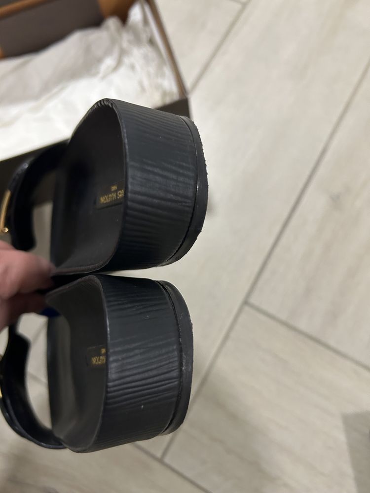 Sandalki Louise Vuitton 35,5 r