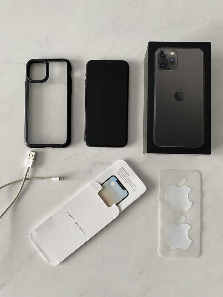 iphone 11 Pro Space Gray + Etui  84%bateria