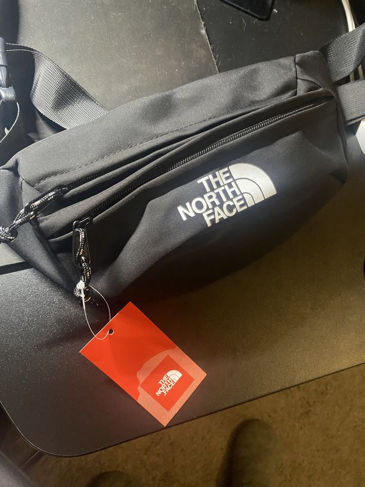 Bolsa North Face nova com etiqueta