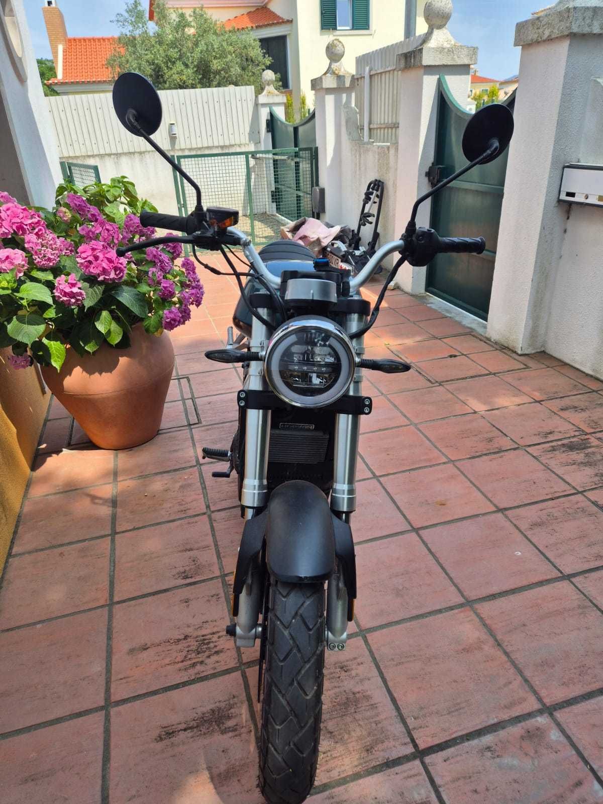 Horwin CR6 - Moto Elétrica
