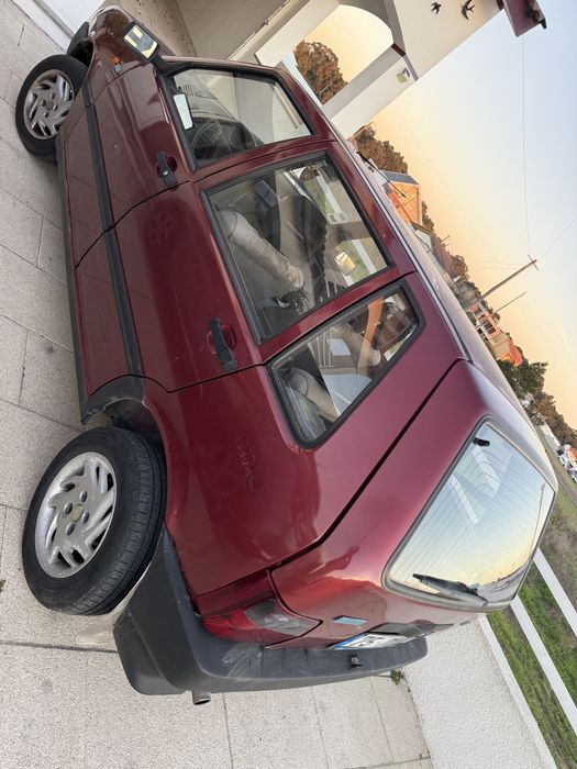 Carro em bom estado e sempre em garagem e limpo oeneus novos