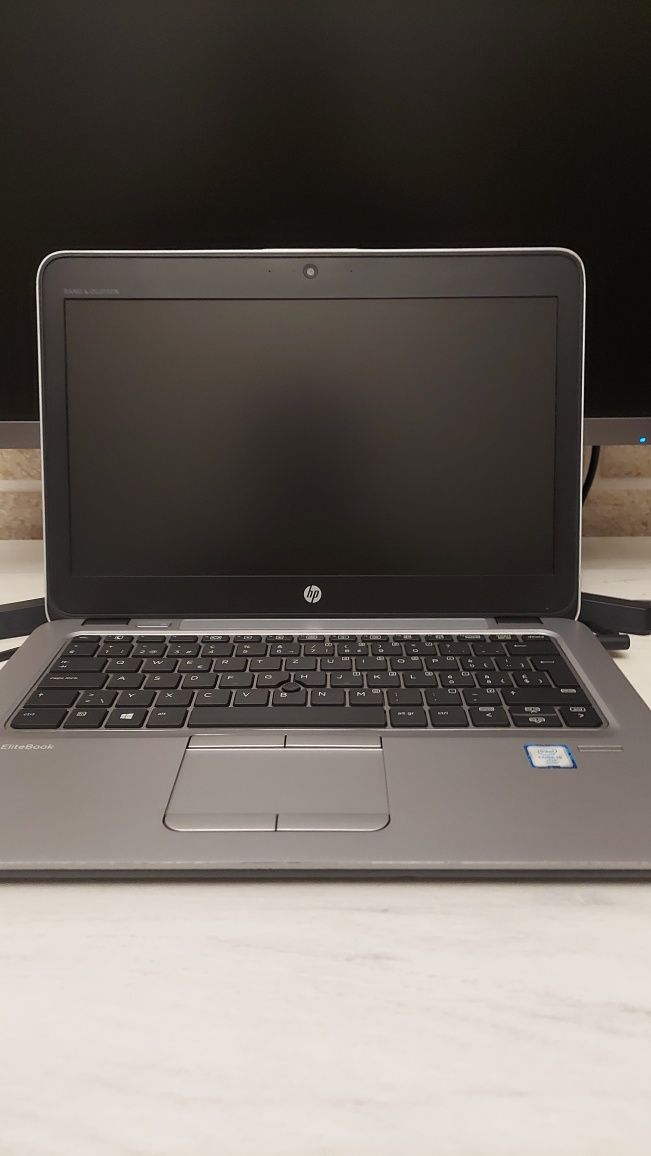 HP 14'1366*768/  Intel i5 - 6300/ SSD / Ddr4 8gb