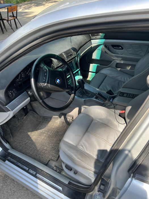 Продам бмв е39 520i
