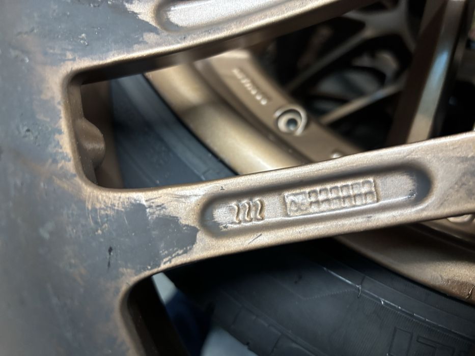 Jantes Porsche Cayenne 22x130 com pneus Pirelli