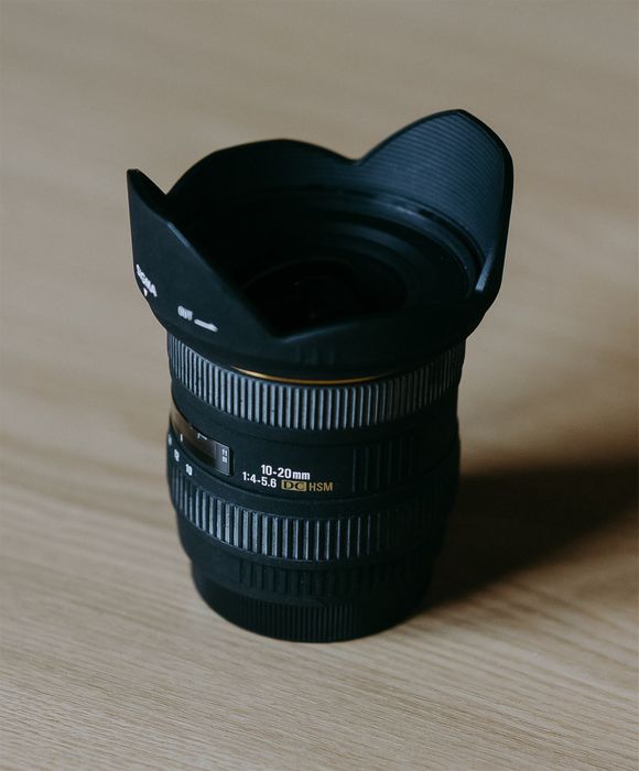 Sigma 10-20 DC HSM EX 1:4-5.6 Canon – szeroki kąt, bardzo dobry stan