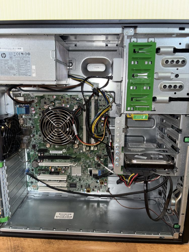 Компʼютер HP compaq