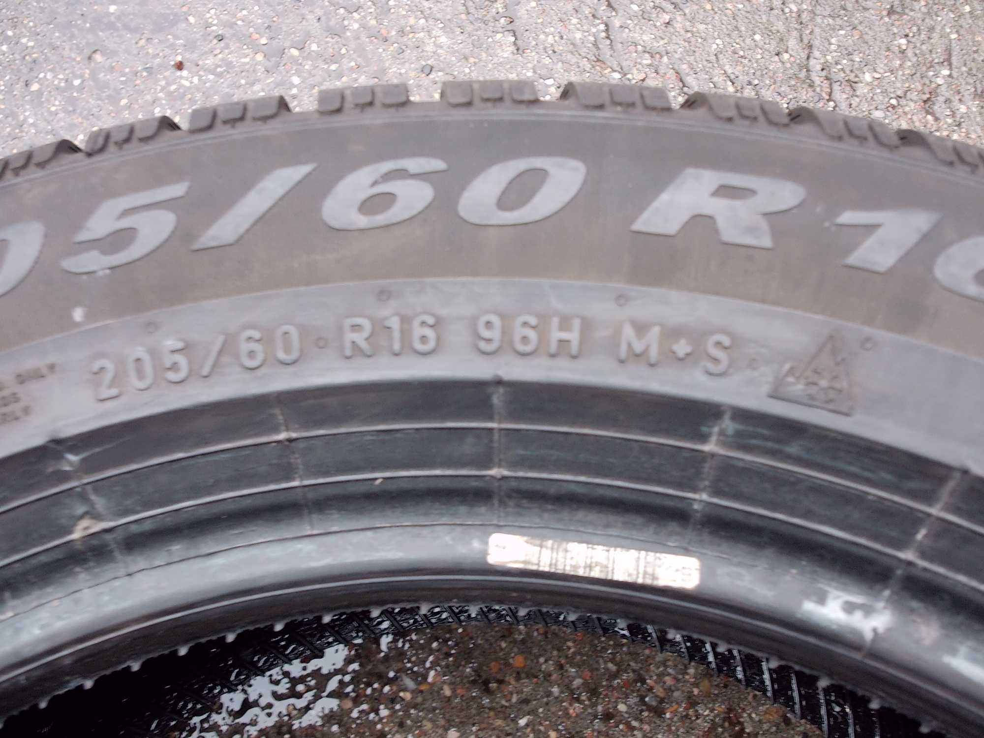 Pirelli Cinturato Winter 2 205/60/16 96H z 2023r jak nowa