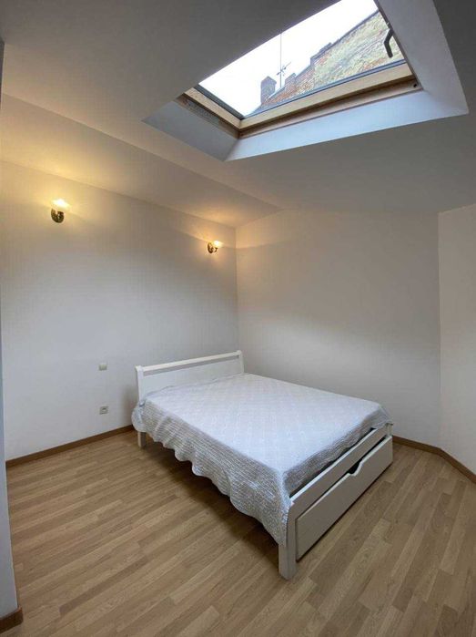 Оренда 2 кім. квартири вул.Площа Липнева