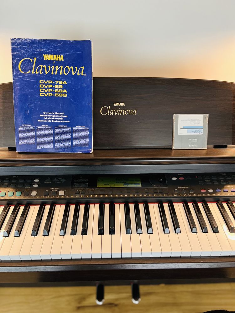 Piano elétrico Yamaha Clavinova