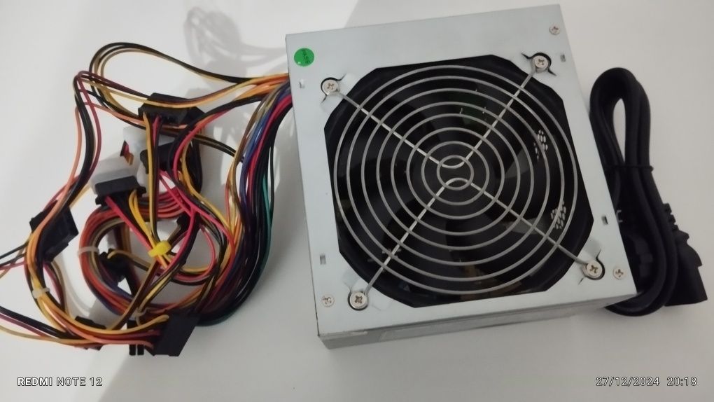 Fonte alimentacao pc de 500 watts com 2 adaptadores de grafica 6 pinos
